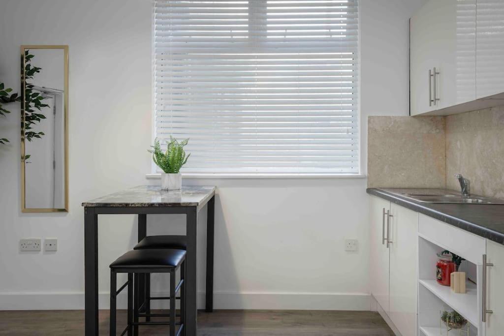 40% Off - Business - Couples - Contractors Apartman Blackpool Kültér fotó