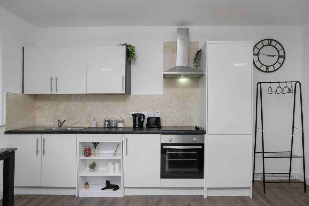 40% Off - Business - Couples - Contractors Apartman Blackpool Kültér fotó